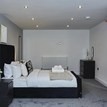 Hayy Signature Collection Bradford (West Yorkshire)