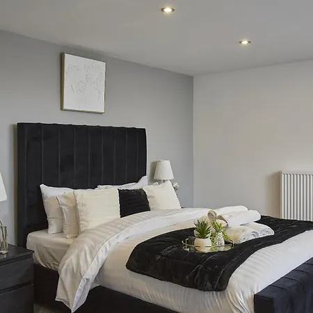 Hayy Signature Collection Bradford (West Yorkshire)