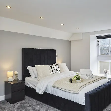 Hayy Signature Collection Bradford (West Yorkshire)